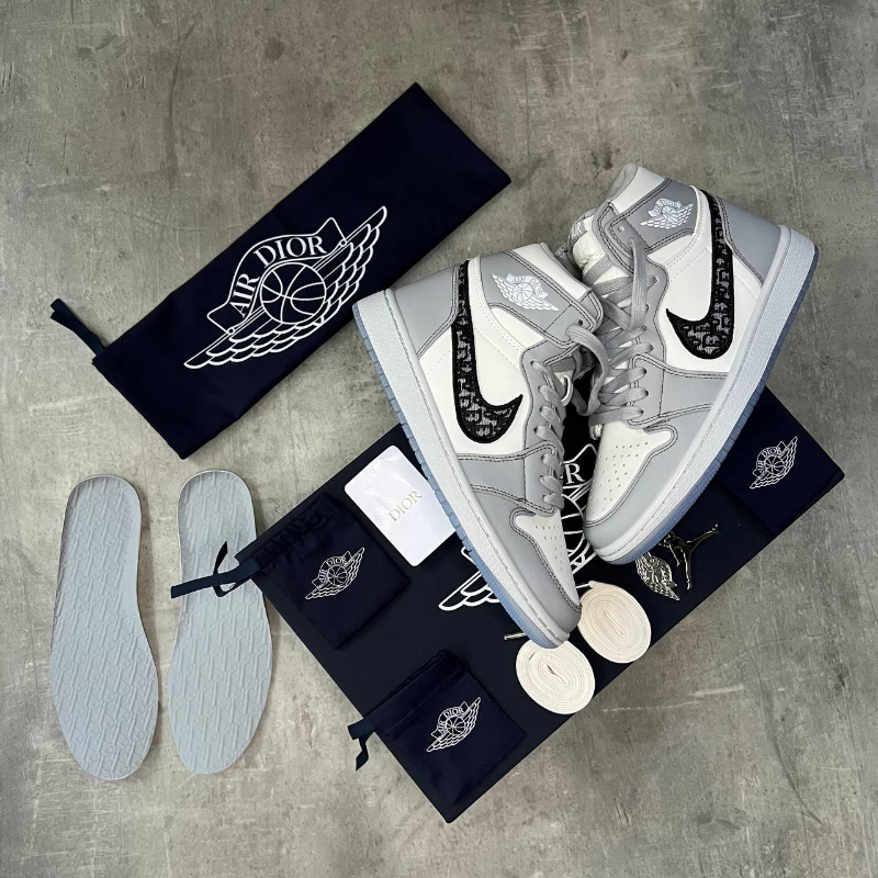 Dior x Nike Air Jordan 1 High Main Image